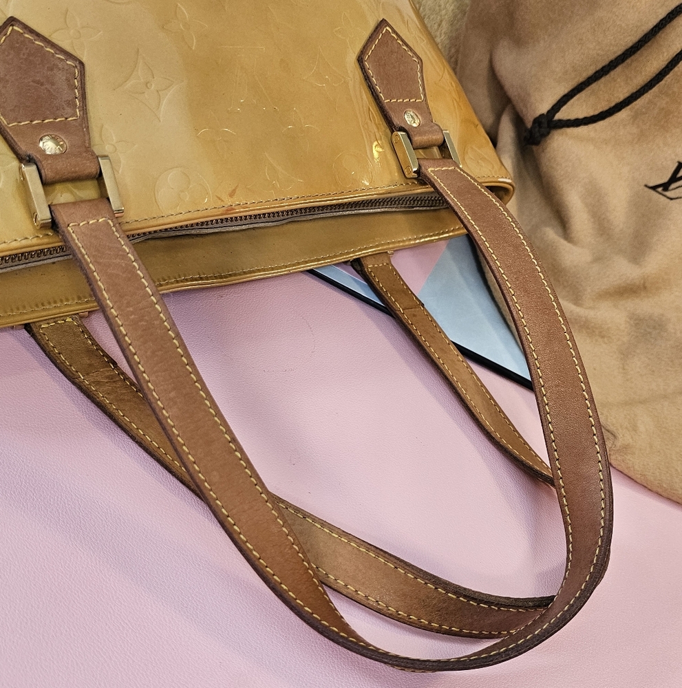 👜Louis Vuitton Vernis Houston Logo Embossed Tote Bag 🏵 - Picture 7 of 17